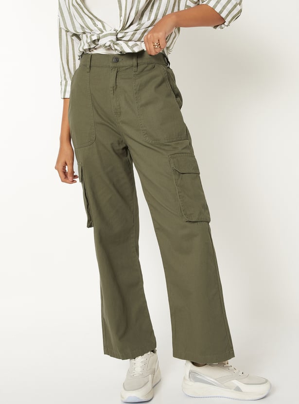 Women Solid Cargo Jeans 1