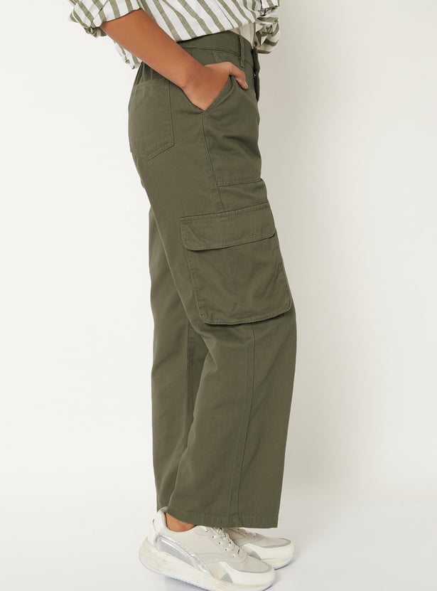 Women Solid Cargo Jeans 4