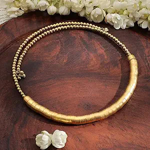 Women Chokra with textured Gold-plated Beeds 3